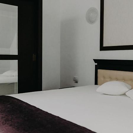 Pensiune Restaurant Capra Neagra مويزي المظهر الخارجي الصورة