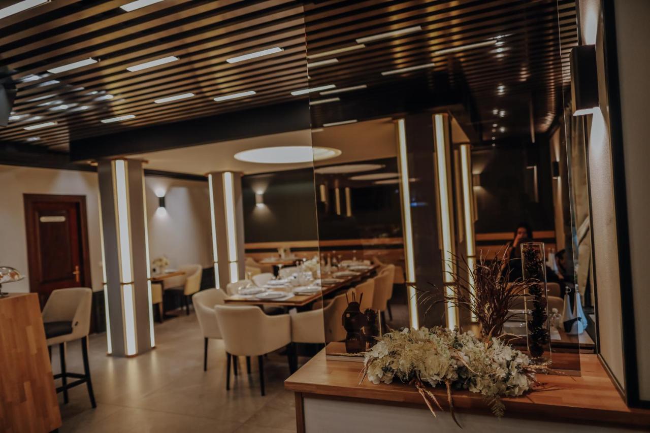 Pensiune Restaurant Capra Neagra مويزي المظهر الخارجي الصورة
