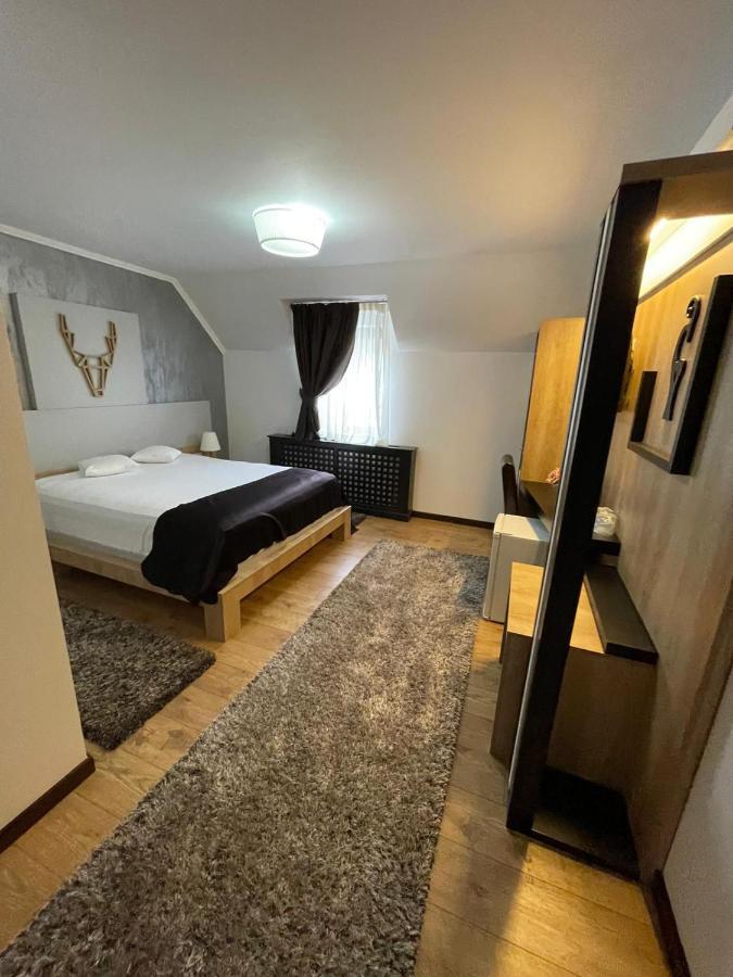 Pensiune Restaurant Capra Neagra مويزي المظهر الخارجي الصورة